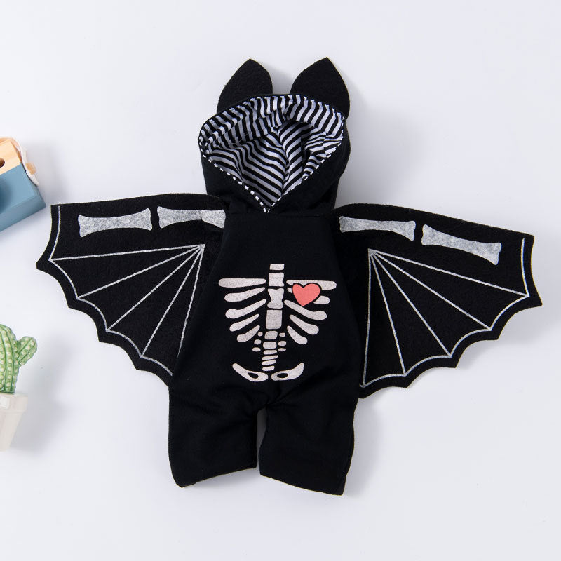 Pet clothes are funny take a knife transform into a pet dog Halloween pet